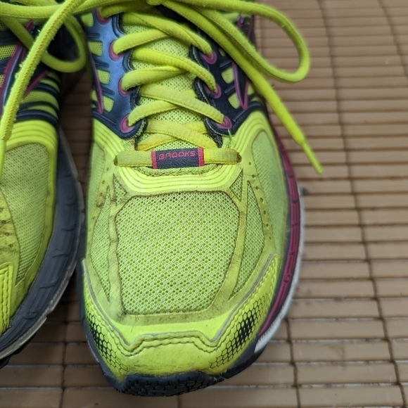 Brooks Glycerin 11 Womens Shoes Sneakers Sz 9 Neon Yellow Running 1201371B682 - Picture 9 of 11